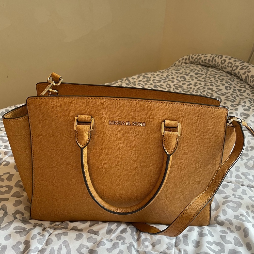 MICHAEL KORS SELMA LARGE TOP ZIP SATCHEL Used！